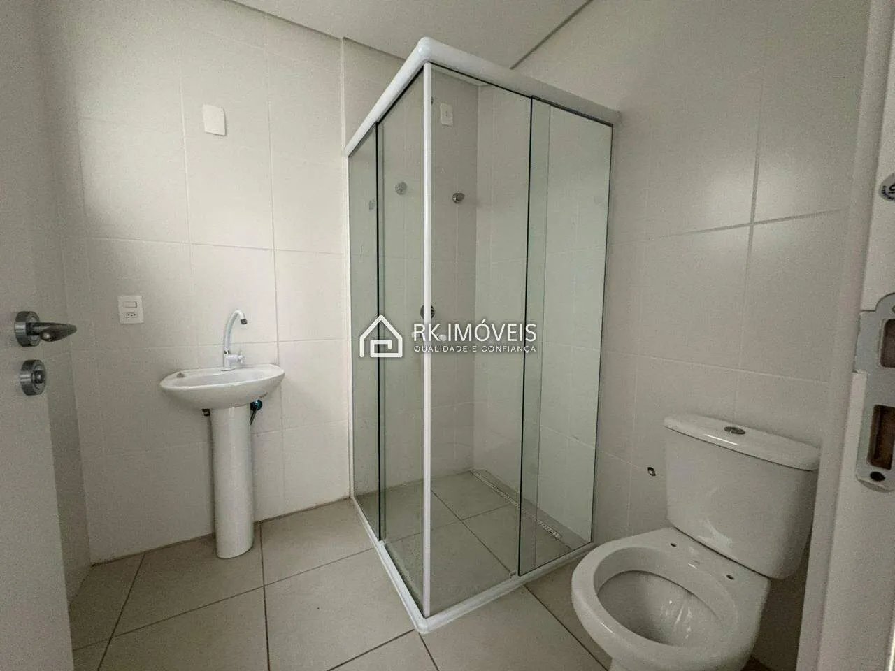 Unfurnished 1-bedroom apartment with balcony and 1 parking spot — photo 9