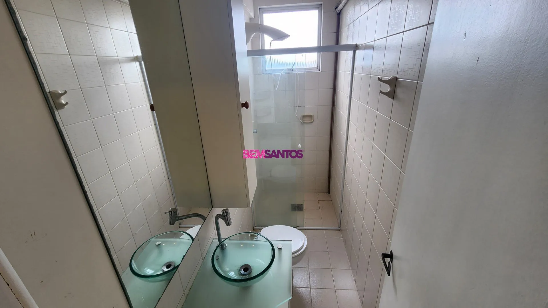 Furnished 4-bedroom apartment with a balcony — photo 28