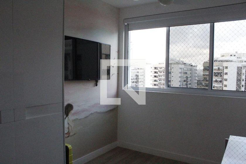 Furnished apartment, 115 m², with a glass-enclosed balcony — photo 12