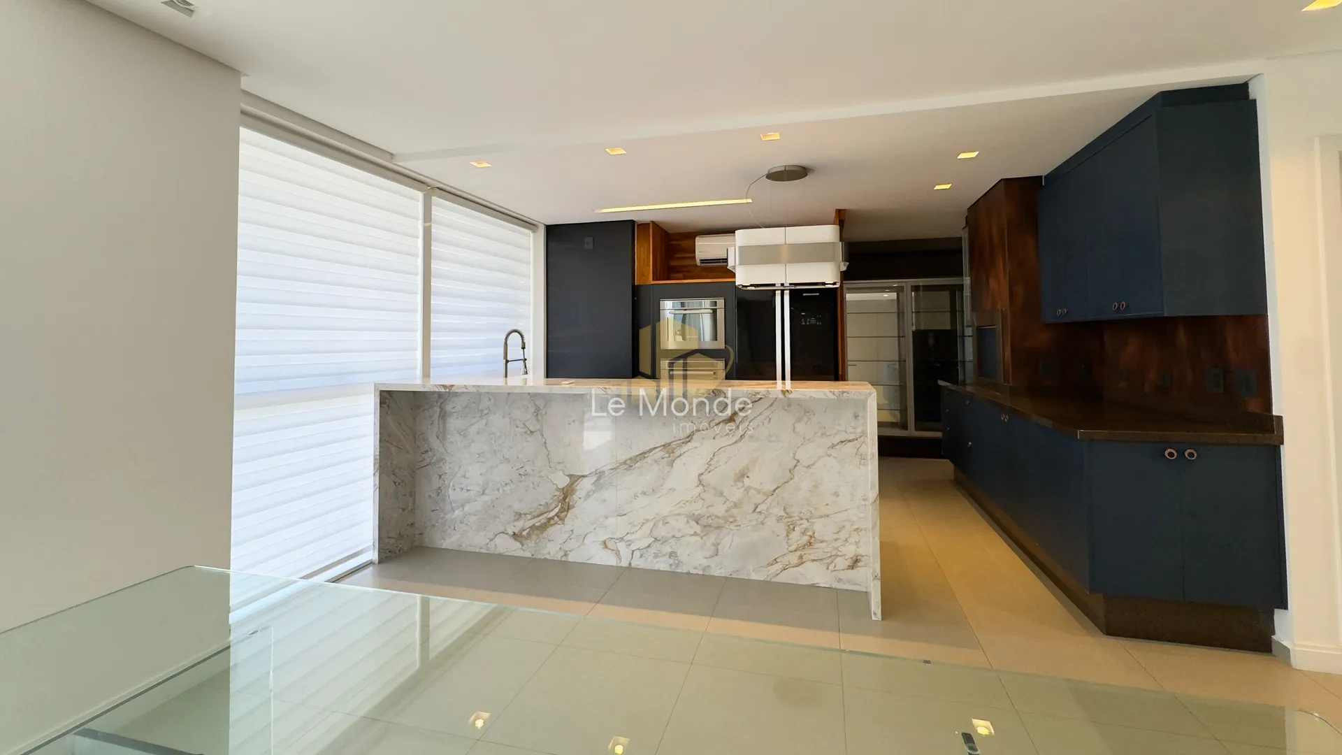 Duplex apartment with 3 bedrooms and 156 m² — photo 3