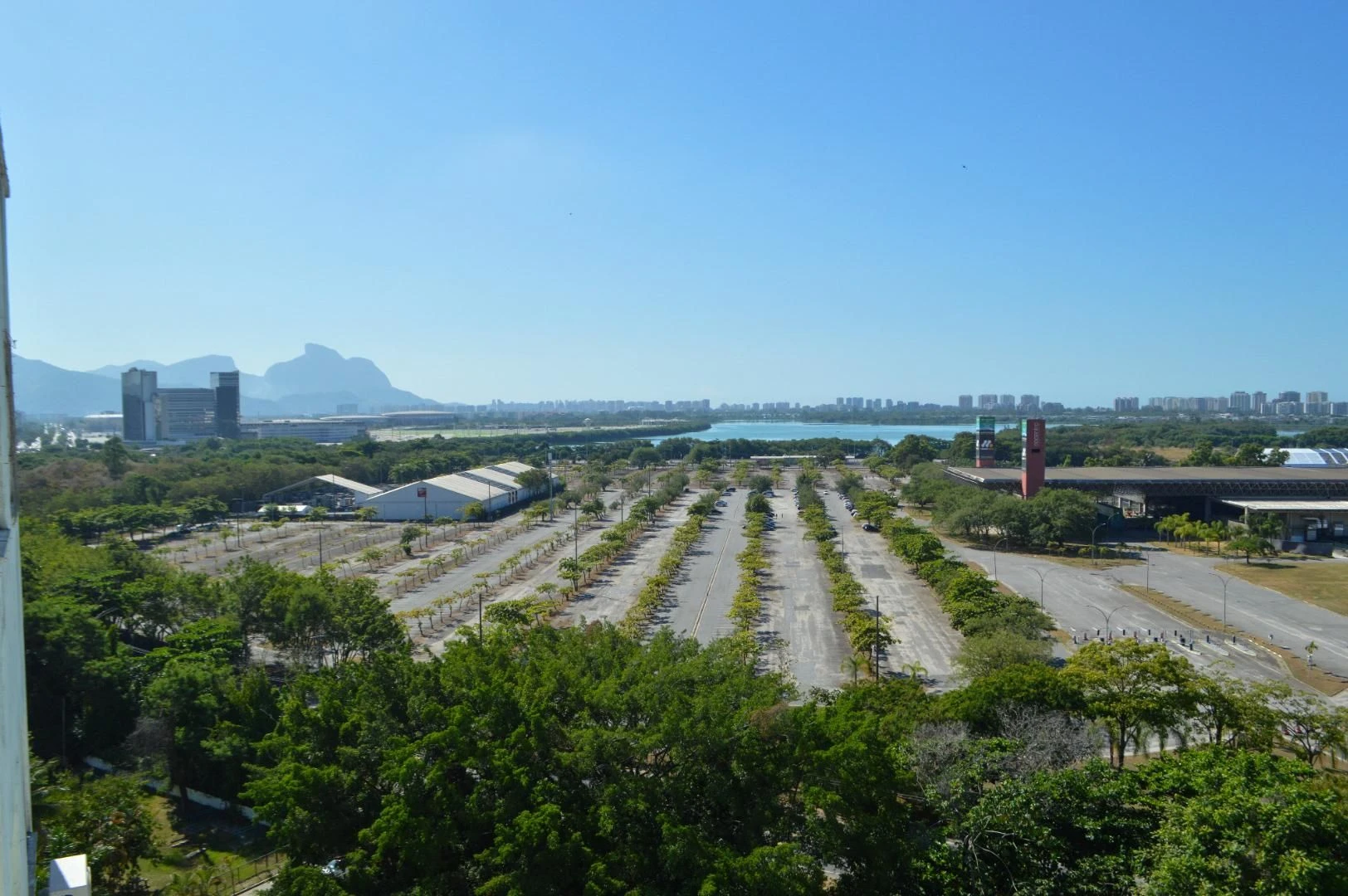 2-bedroom apartment with a water view in Rio de Janeiro — photo 8