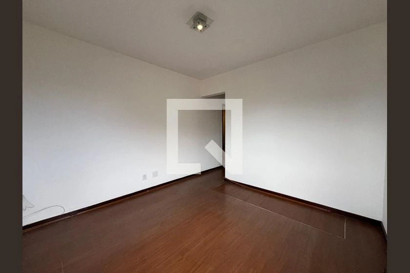 Glass-enclosed balcony in a 3-bedroom apartment, 103 m² — photo 18