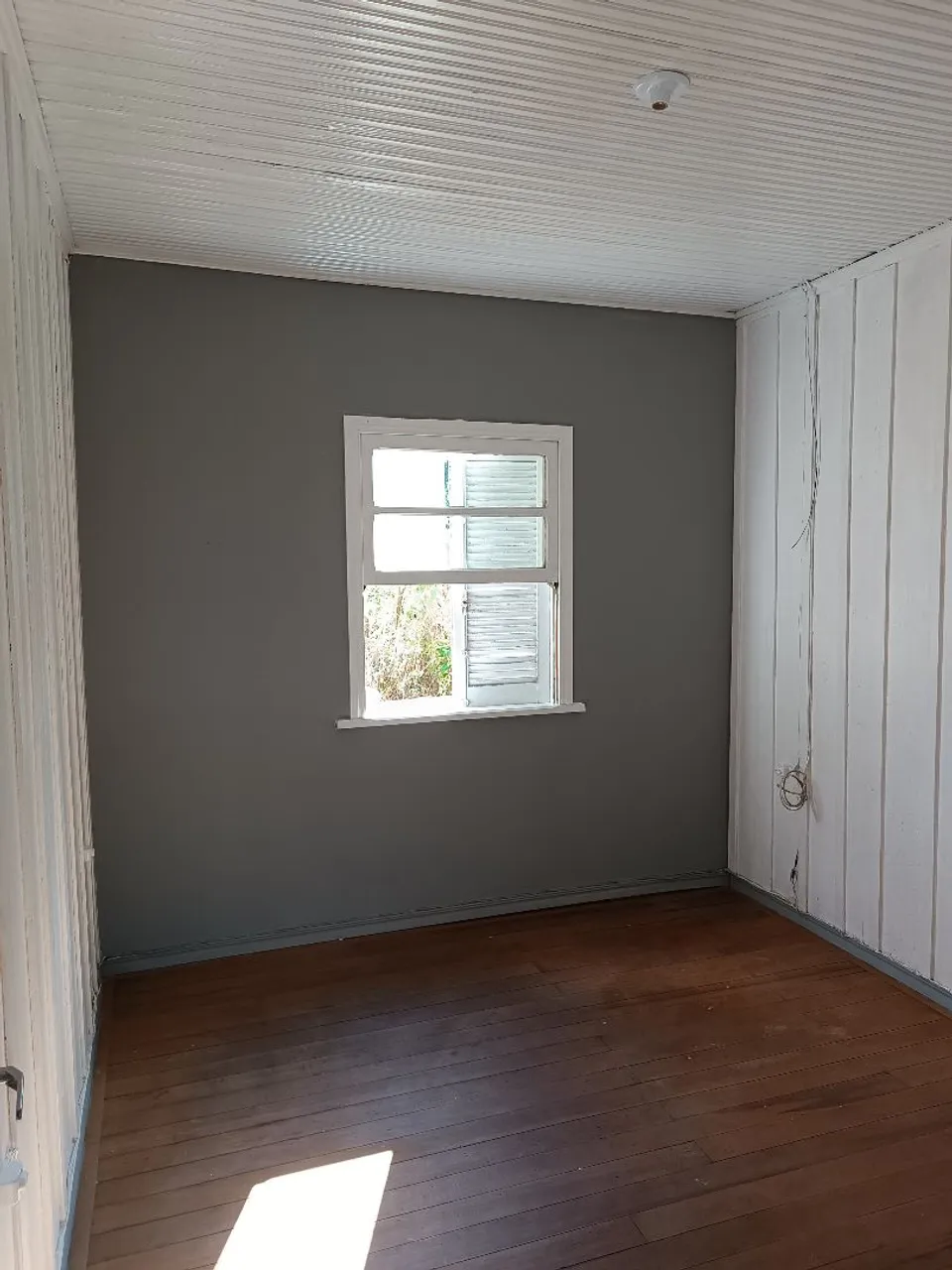 Wood or laminate floors in a 3-bedroom house, 80 m² — photo 10