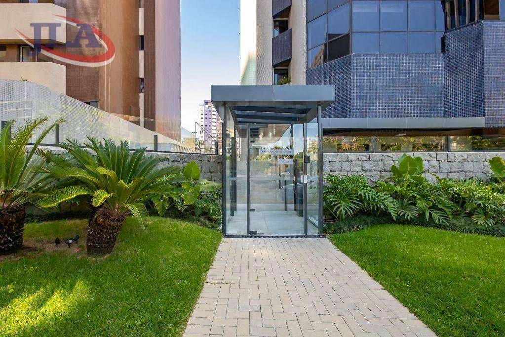 Apartamento en alquiler con 3 dormitorios y 379 m² — photo 4