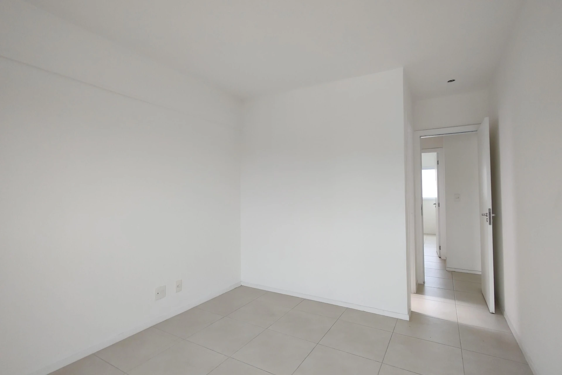 2-bedroom apartment with 1 en-suite and balcony — photo 35