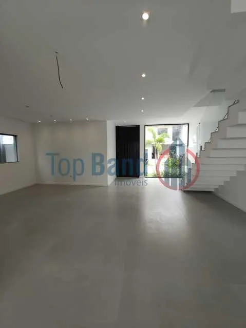 Unfurnished house with 4 bedrooms and 1 bathroom — photo 5