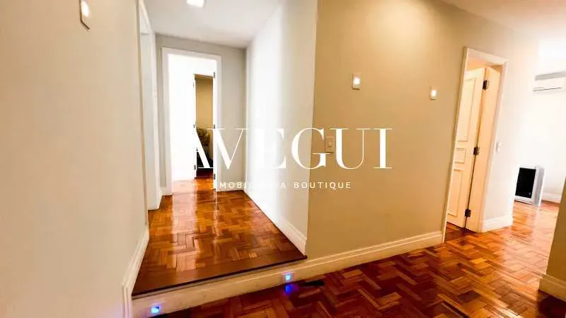 Residential apartment with 5 parking spaces and air conditioning — photo 23