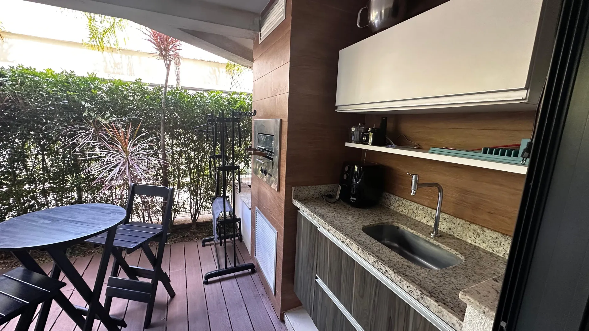 Apartamento semimobiliado com cozinha fechada e 2 vagas — photo 26