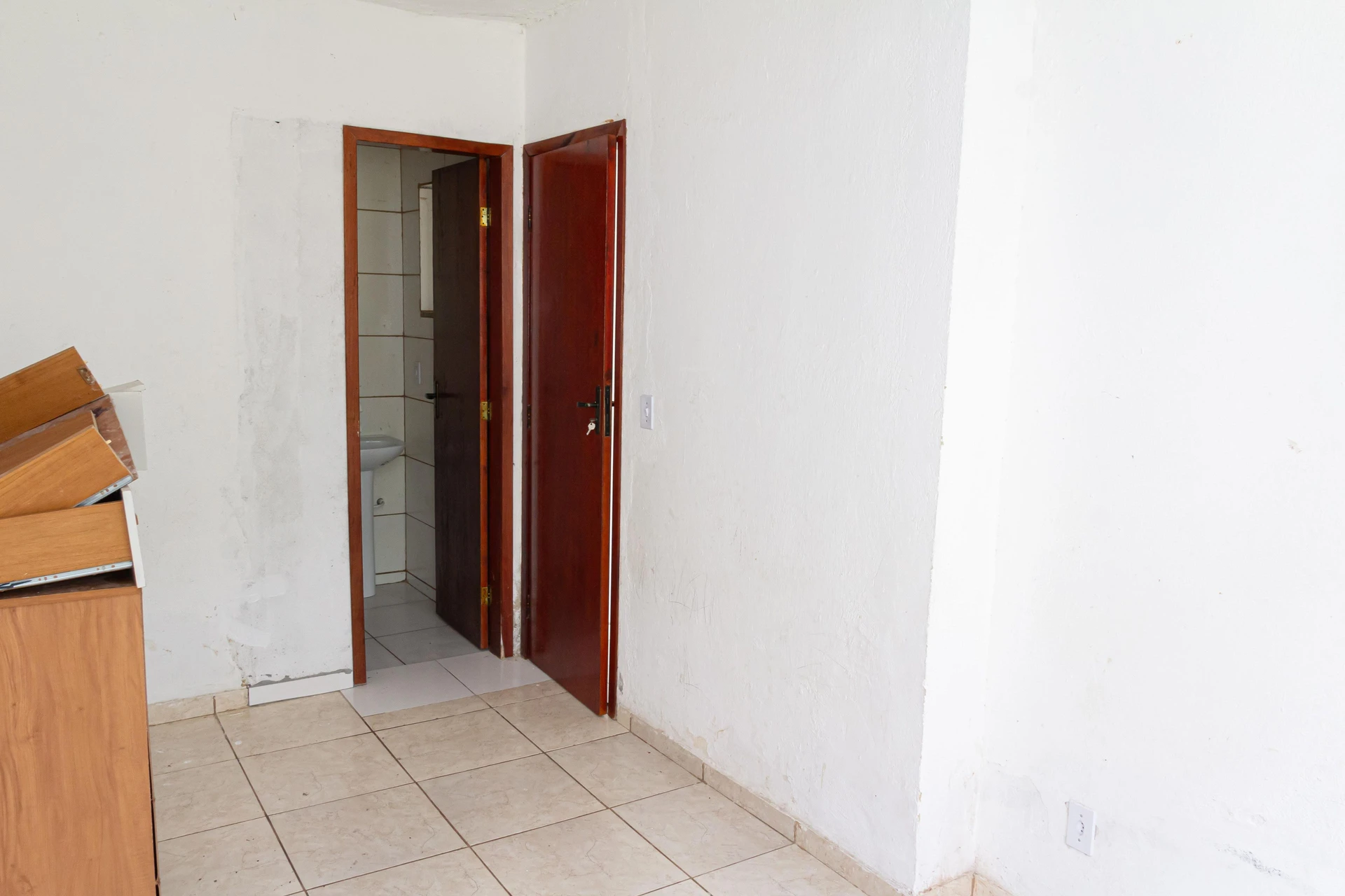 Studio with private laundry area and private garden — photo 8