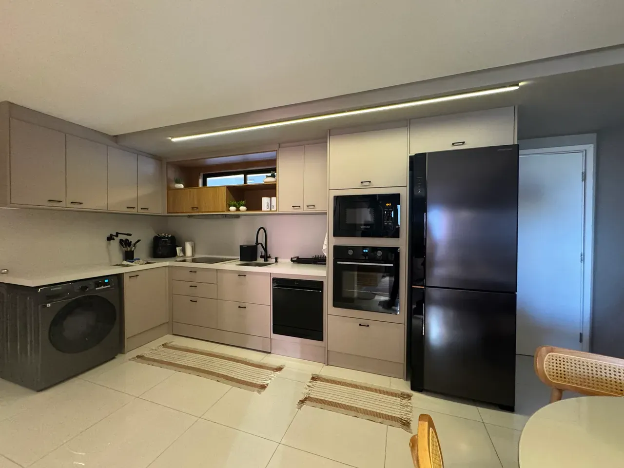 Робоче місце та 2 спальні: квартира 65 м² — photo 2