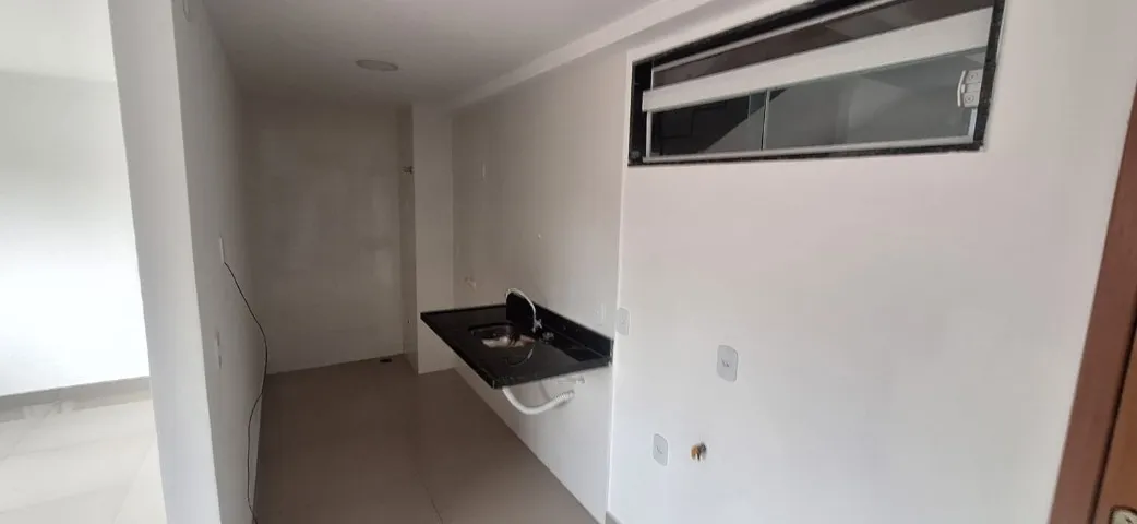 Unfurnished 2-bedroom apartment with 2 bathrooms — photo 2