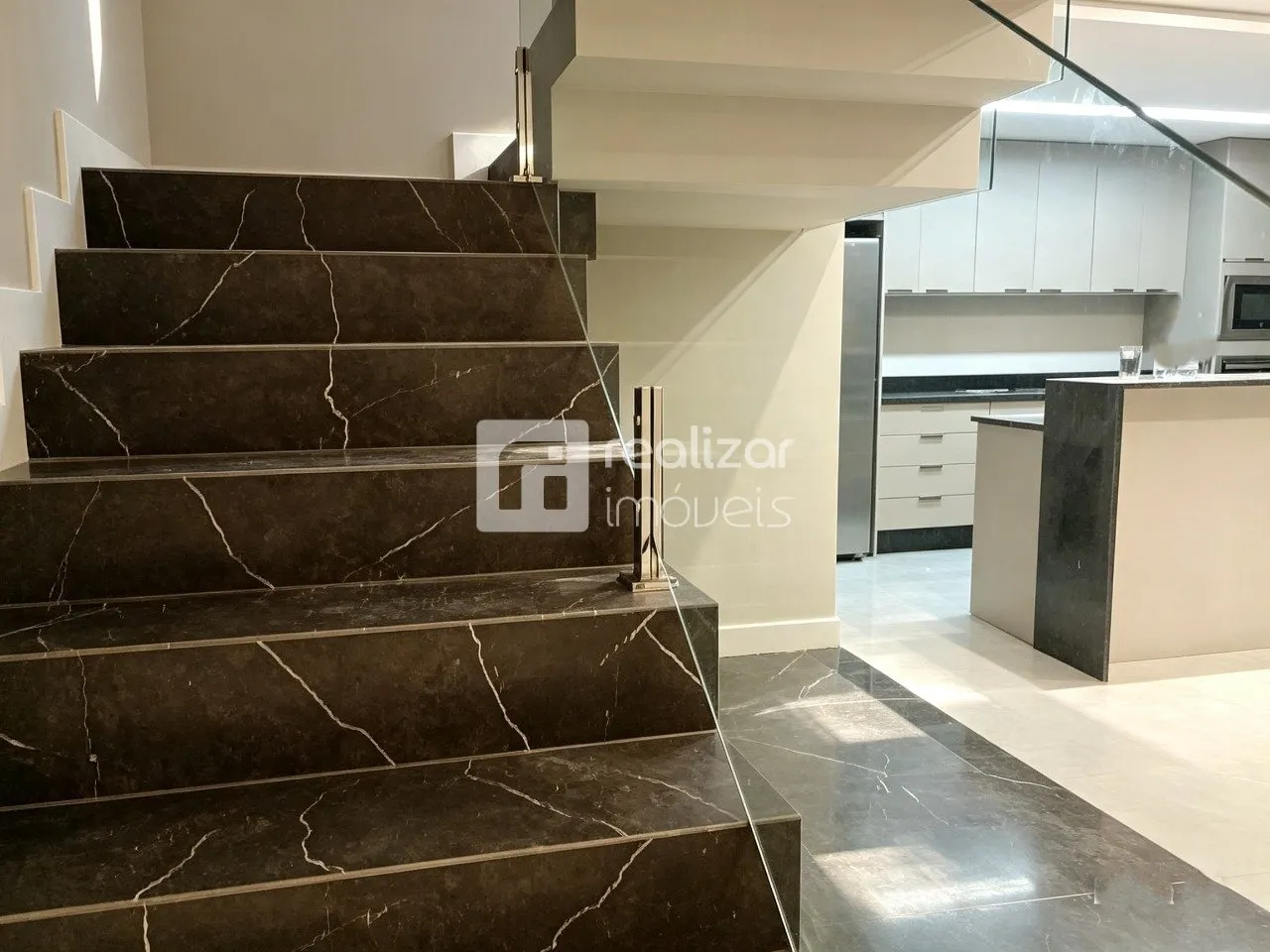Dishwasher in a 3-bedroom house, 296 m² — photo 50