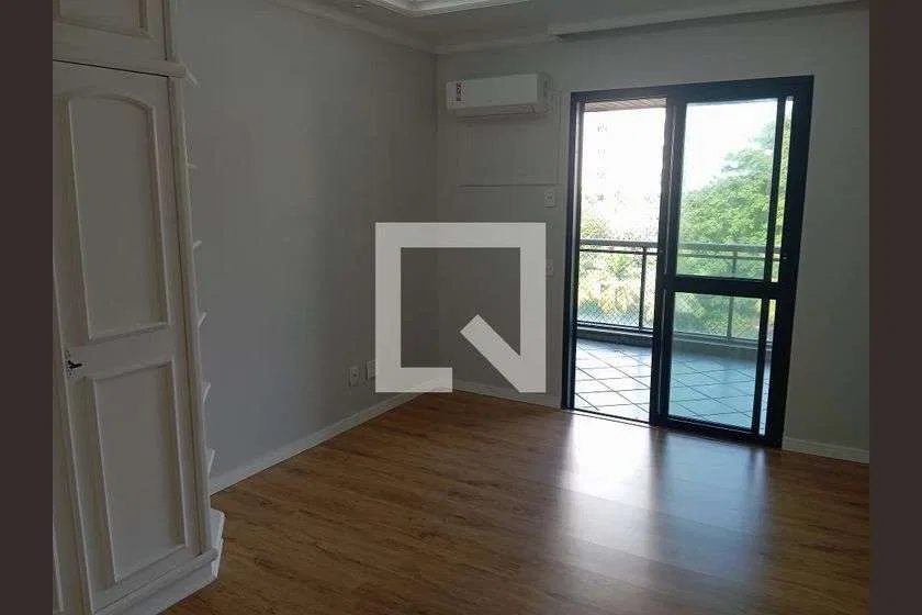 250 m² apartment with 4 bedrooms and 3 parking spots — photo 12