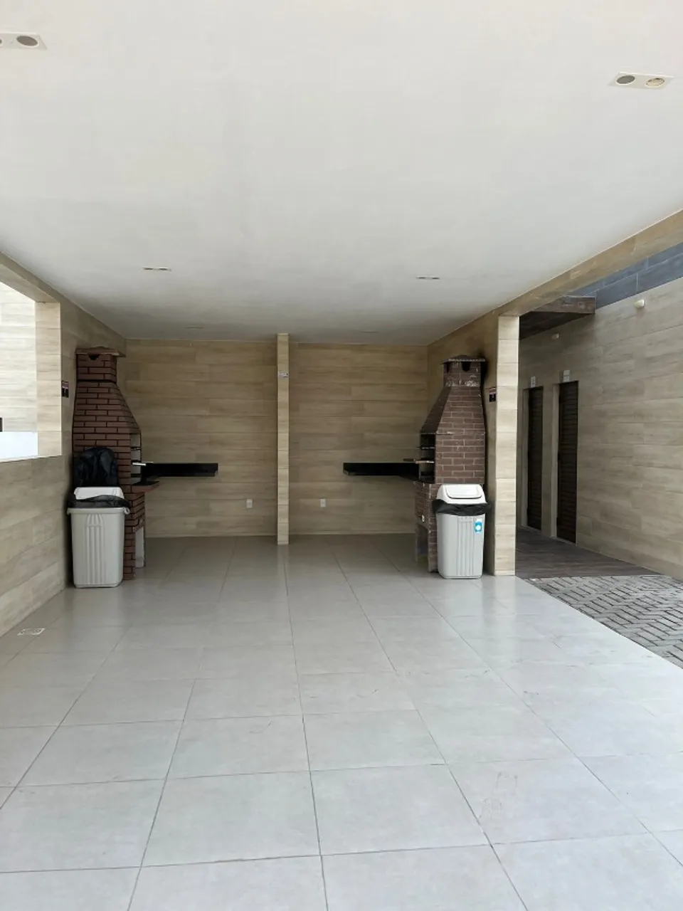 2-bedroom apartment in a building with a gym — photo 6