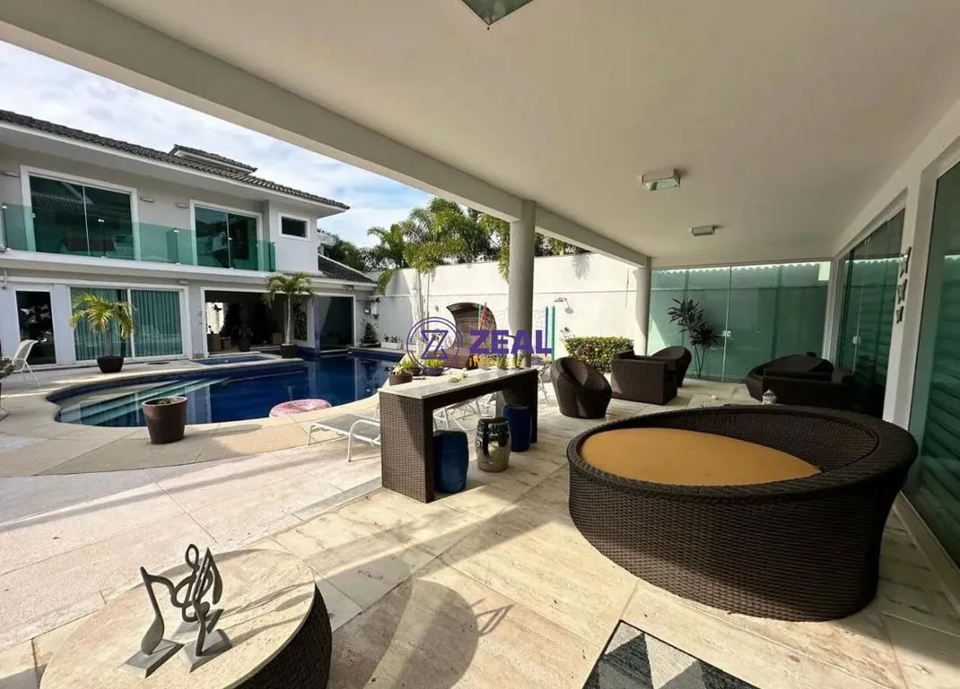House with enclosed balcony and built-in grill — photo 35