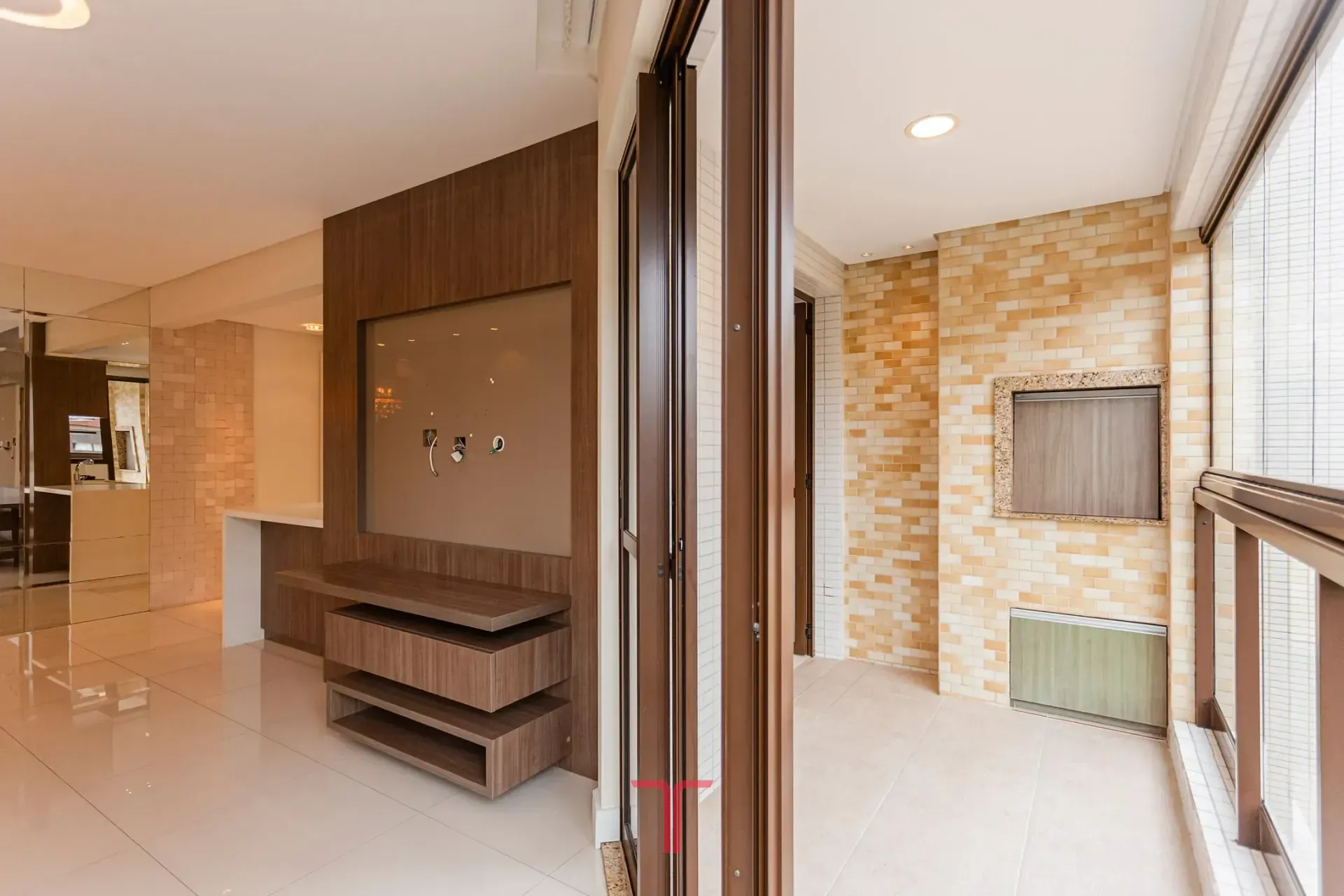 3-bedroom apartment in a building with a pool — photo 25