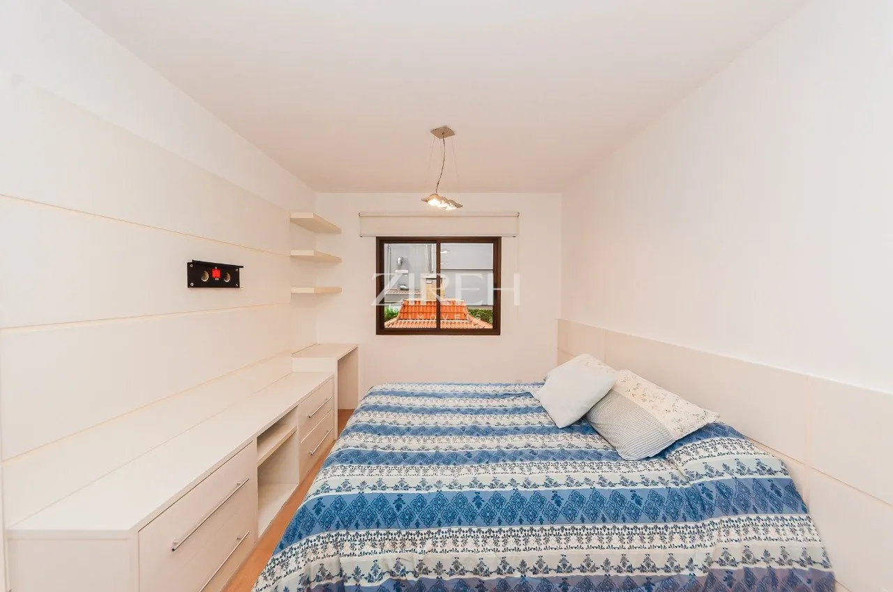 3 en-suite bedrooms in a 174 m² apartment with 2 spots — photo 11