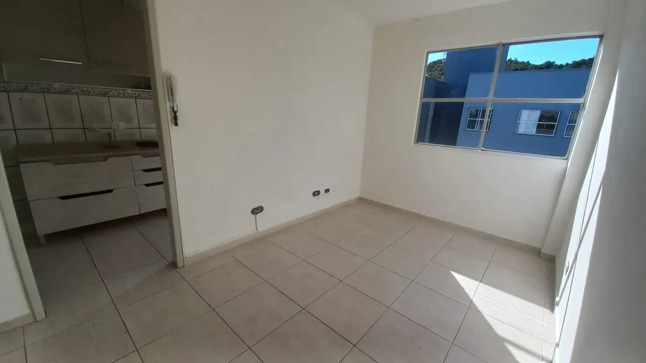 2-bedroom apartment with a mountain view in Florianópolis