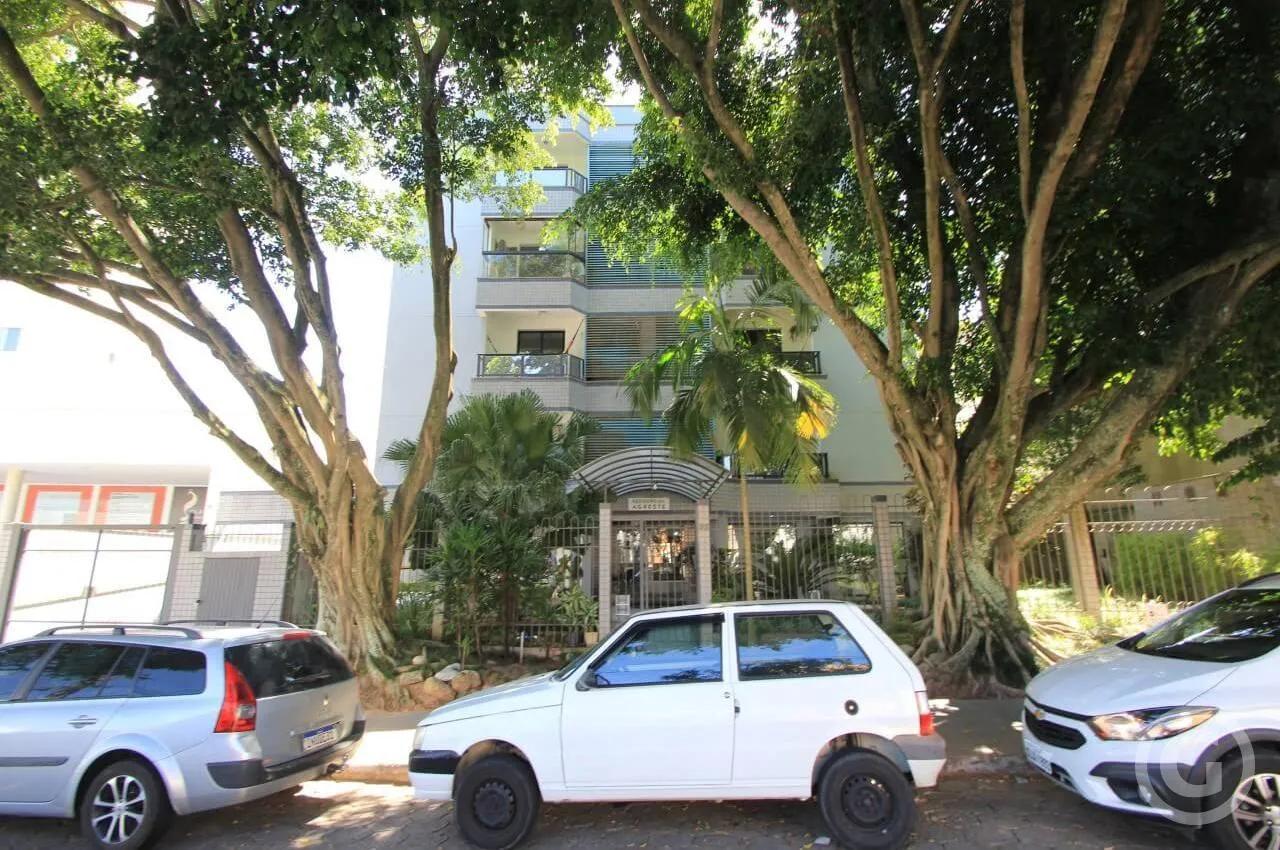 2-bedroom apartment with a glass-enclosed balcony — photo 14