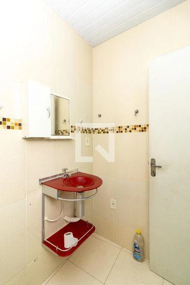 Casa, 110 m², com varanda envidraçada