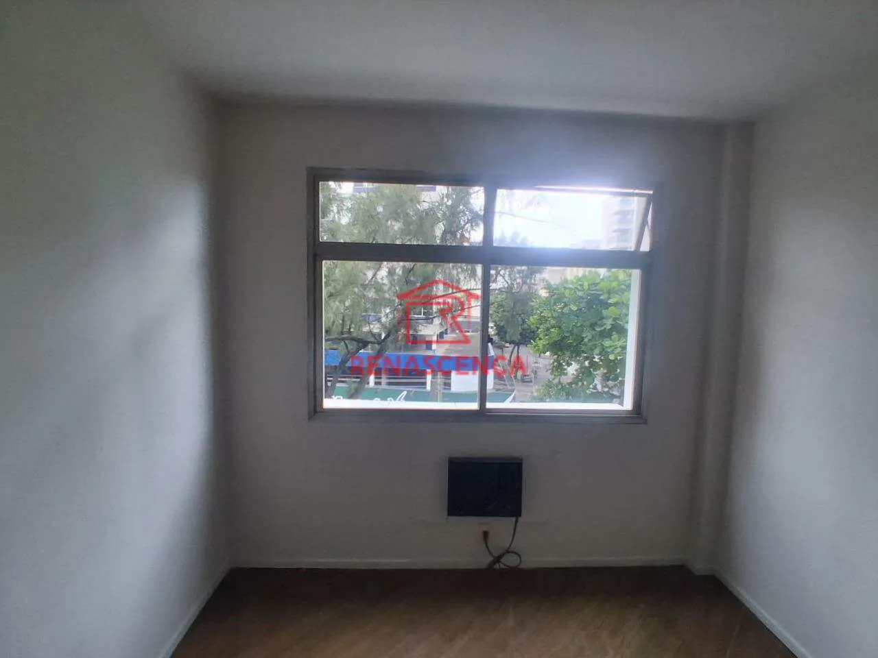 Квартира на 2-му поверсі з дерев'яною підлогою або ламінатом — photo 14