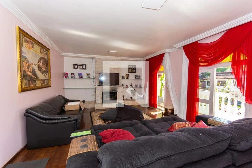 3-bedroom house with a home office in Curitiba