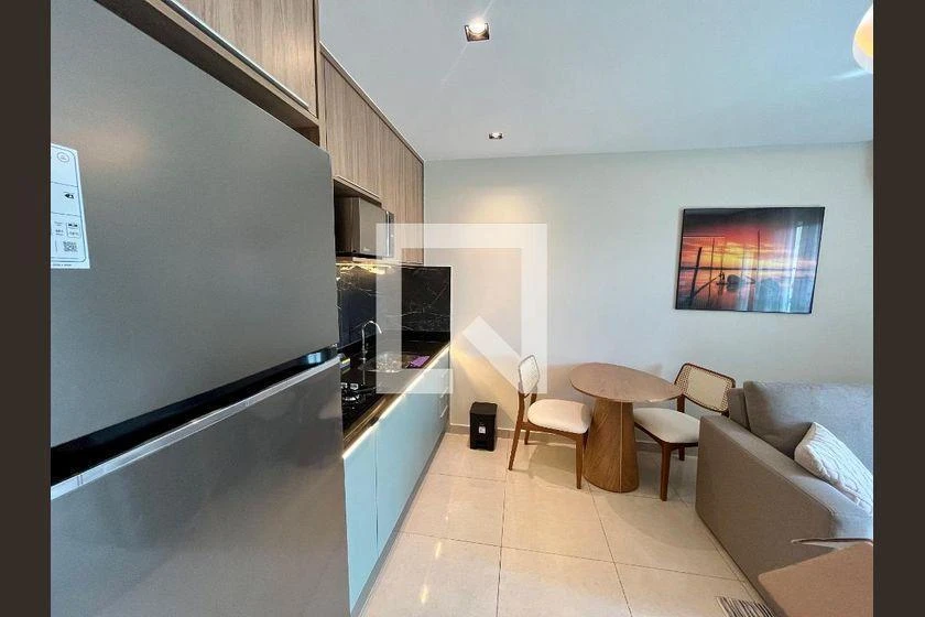 One-bedroom apartment in a building with a gym — photo 2