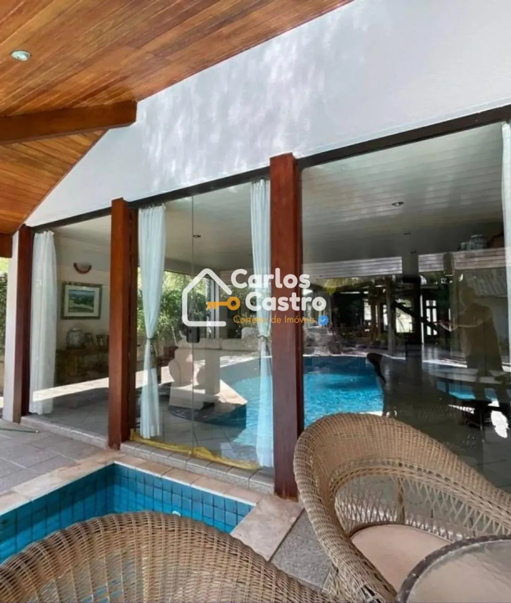 4-bedroom house with a private pool — photo 17
