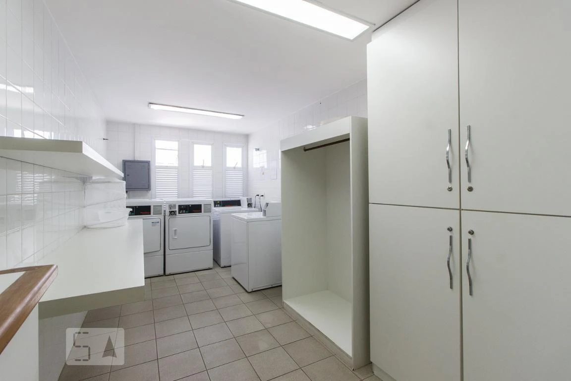 Rental apartment with 2 bedrooms and a glass balcony — photo 49