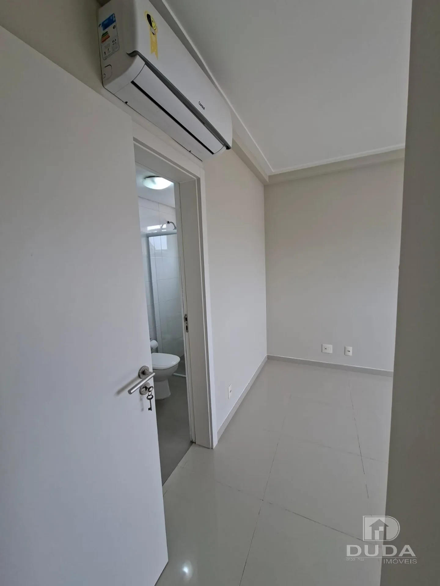 Apartment on the 10th floor with floor-to-ceiling windows — photo 73