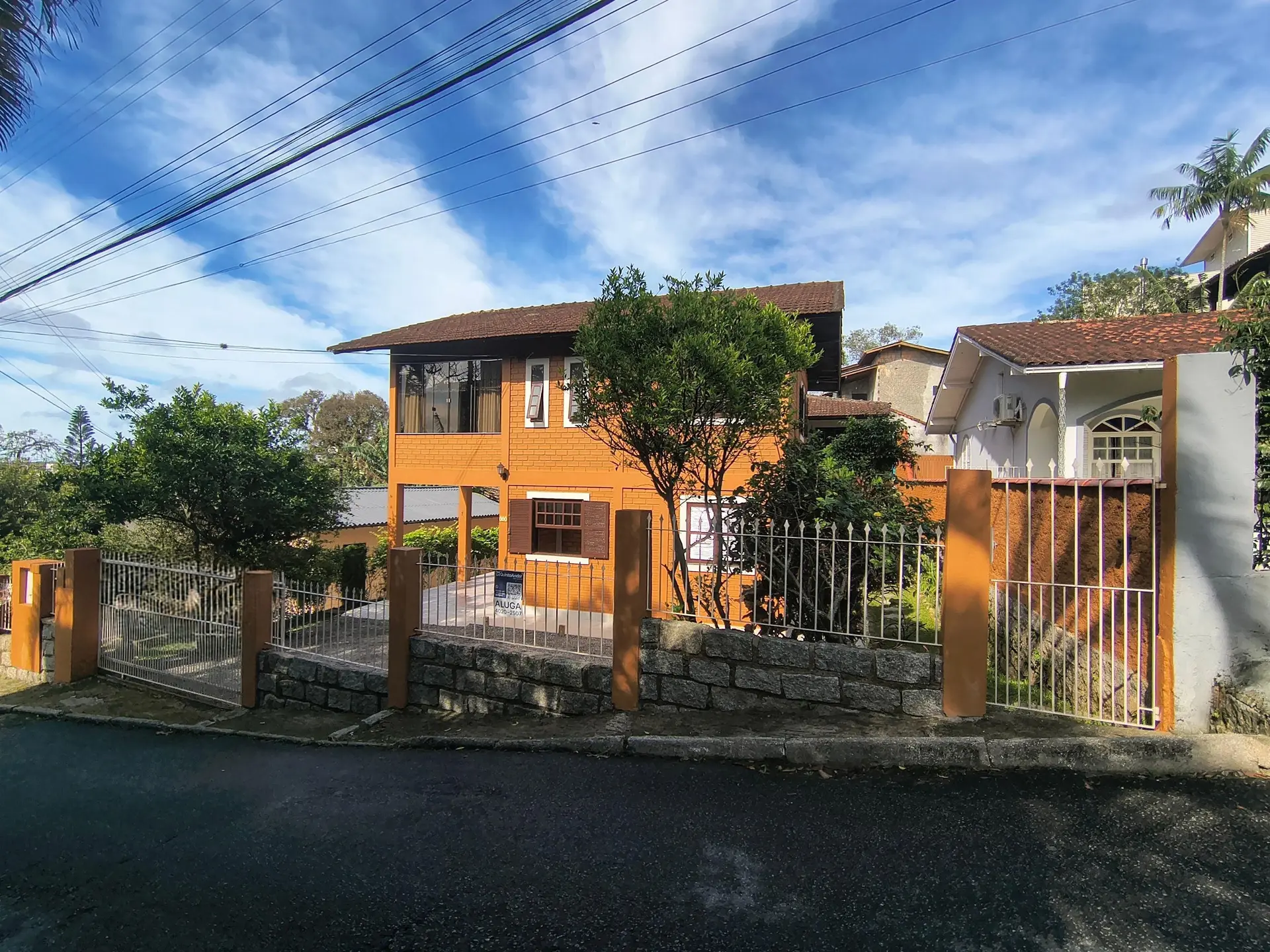 4-bedroom house with a garden — photo 37