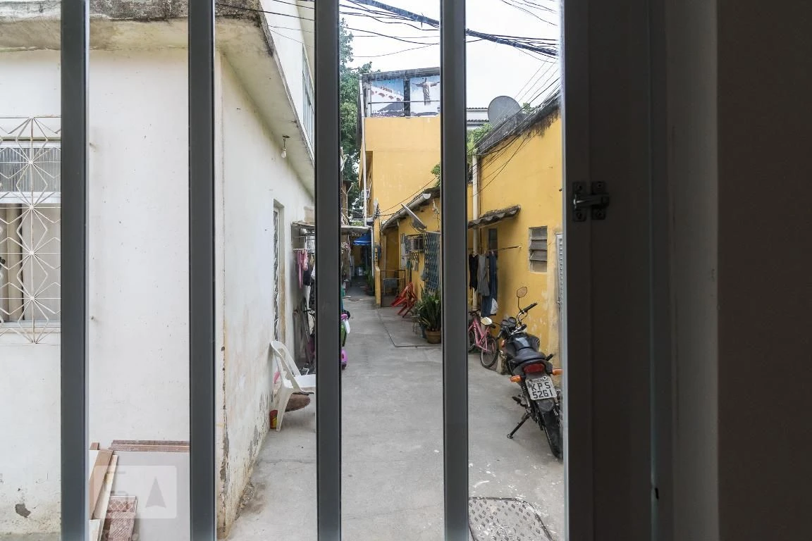 House with 1 bedroom and a balcony, 2 bathrooms — photo 28