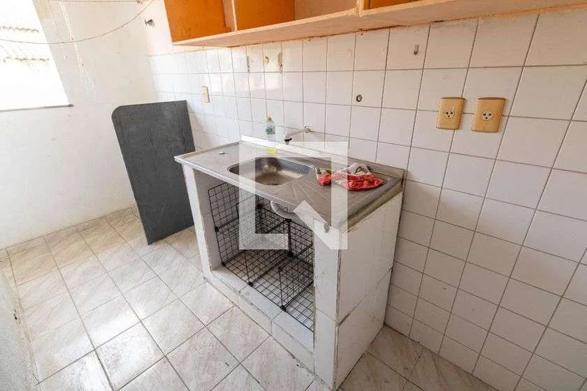2-bedroom apartment on the top floor with 1 parking spot — photo 2