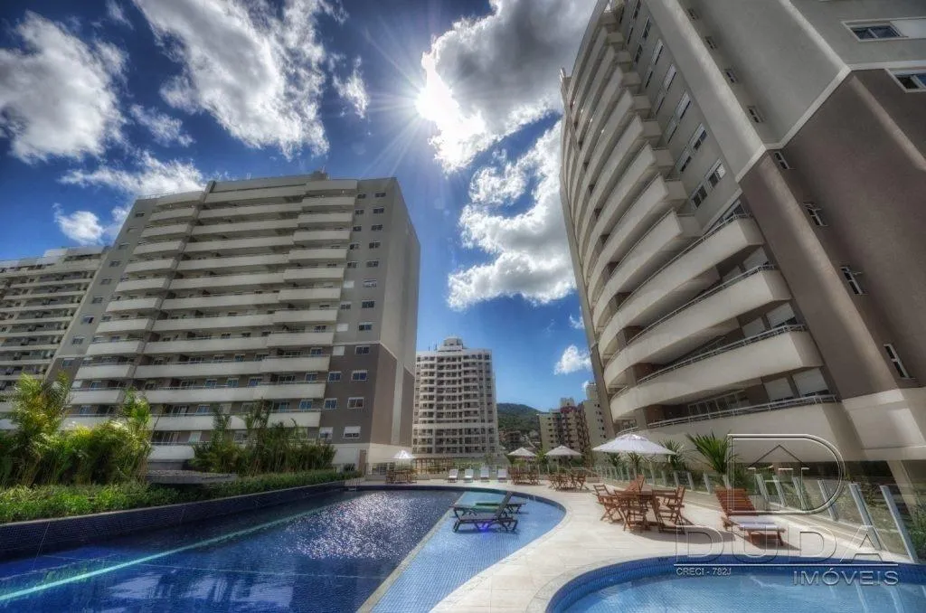 Apartment on the 11th floor with a glass-enclosed balcony — photo 13