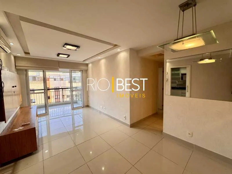 2-bedroom apartment with a glass-enclosed balcony — photo 6