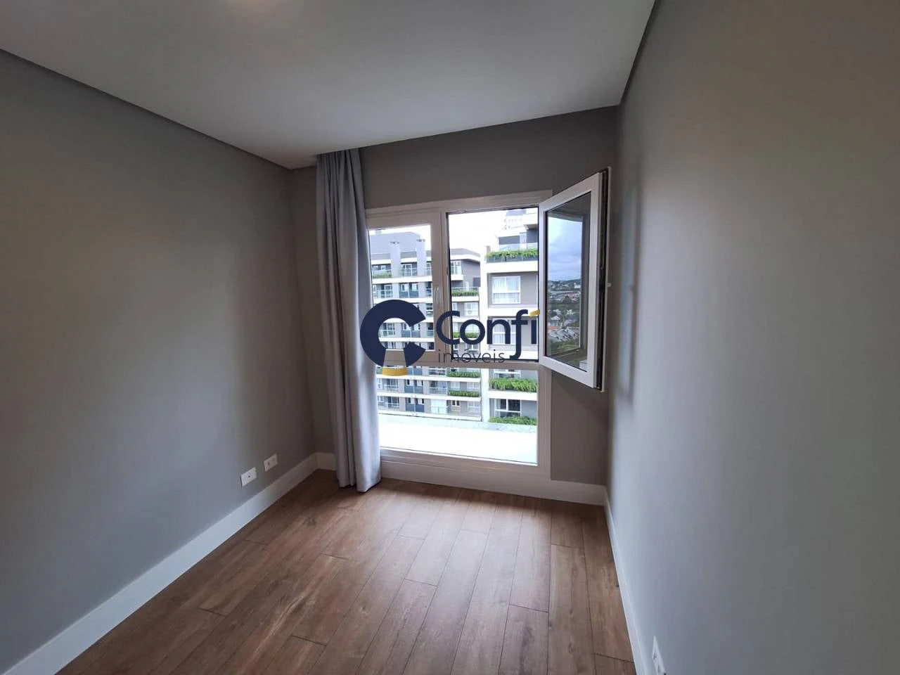 3-bedroom apartment with a grill on the balcony — photo 14