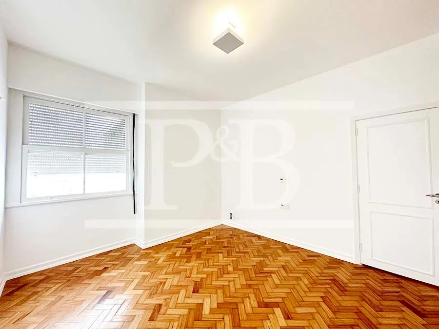 4-bedroom apartment with 270 m² and 4 bathrooms — photo 25