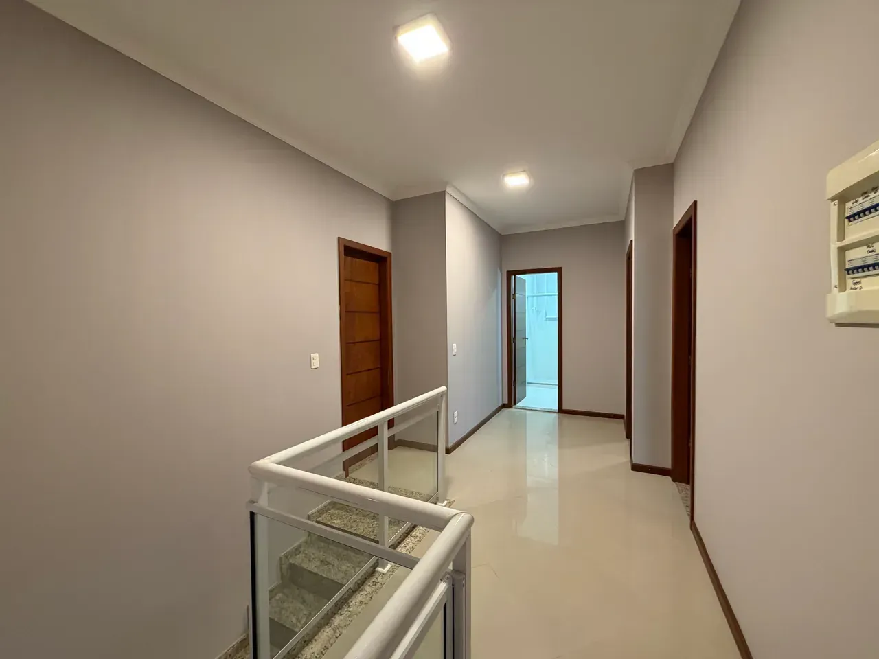 Casa com 4 quartos e 5 banheiros, 300 m² — photo 3