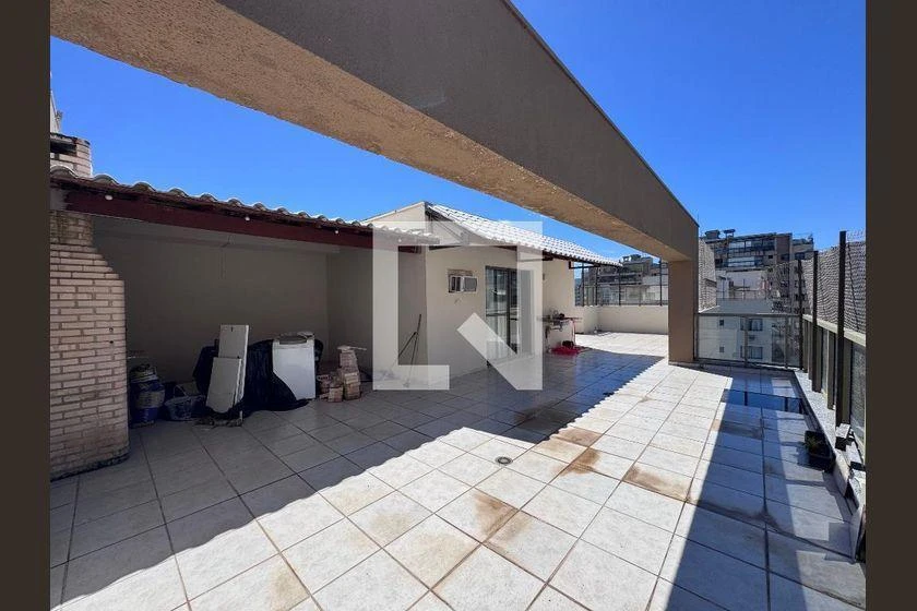 Rental apartment with 3 bedrooms and 211 m² — photo 32