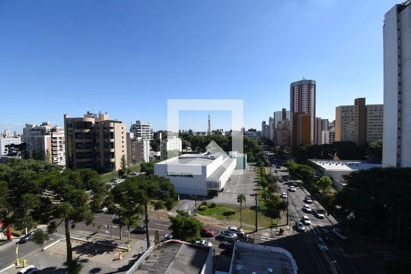 Furnished 1-bedroom apartment with enclosed balcony — photo 23