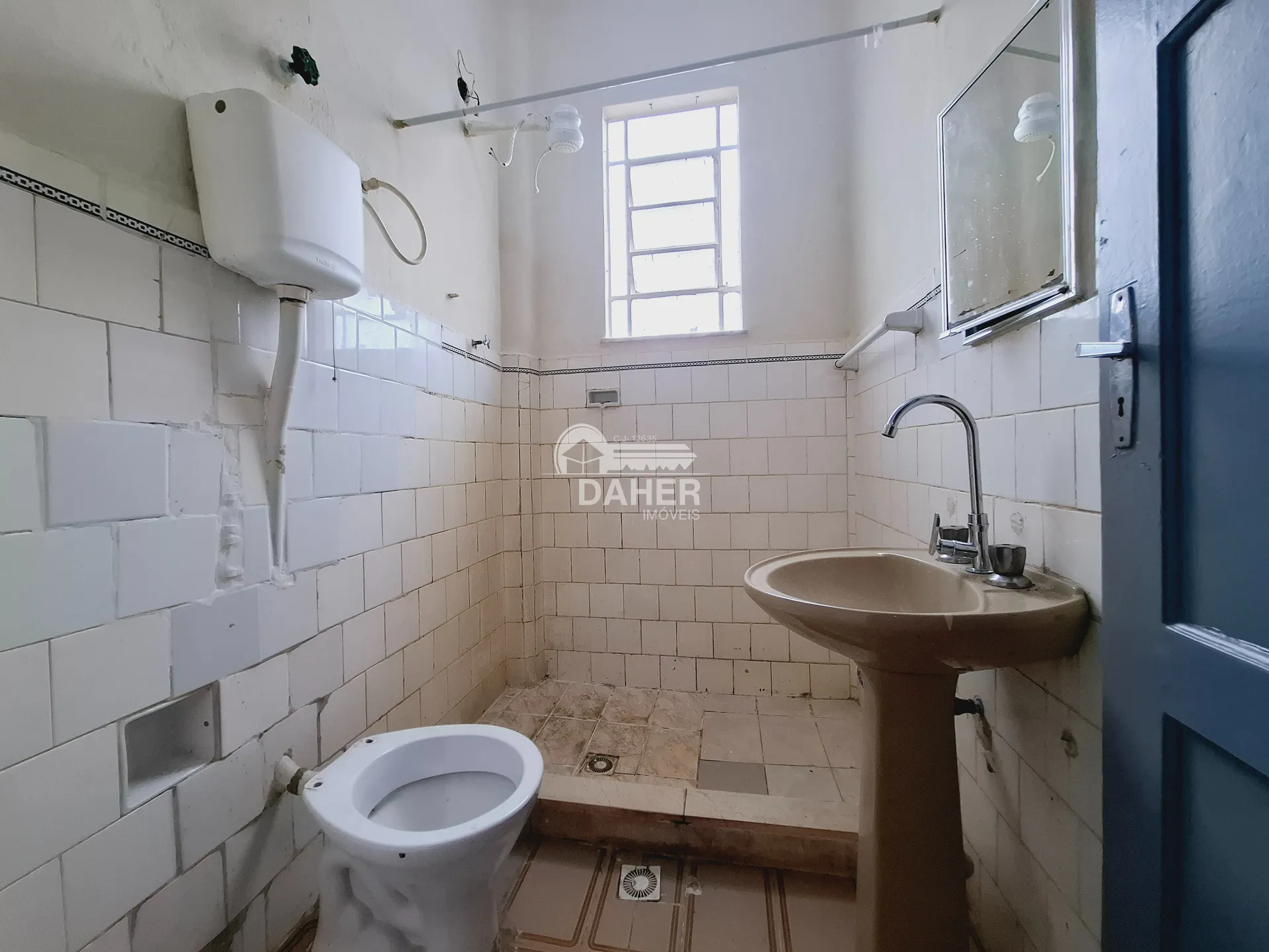 2-bedroom 40 m² apartment with electric shower — photo 11