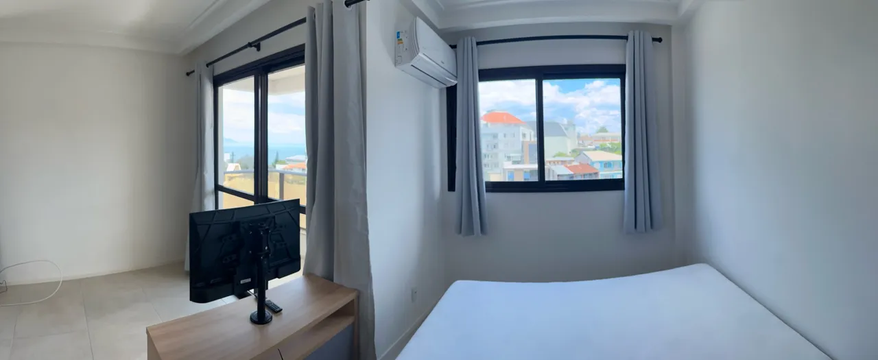 One-bedroom apartment with a water view in Florianópolis — photo 13