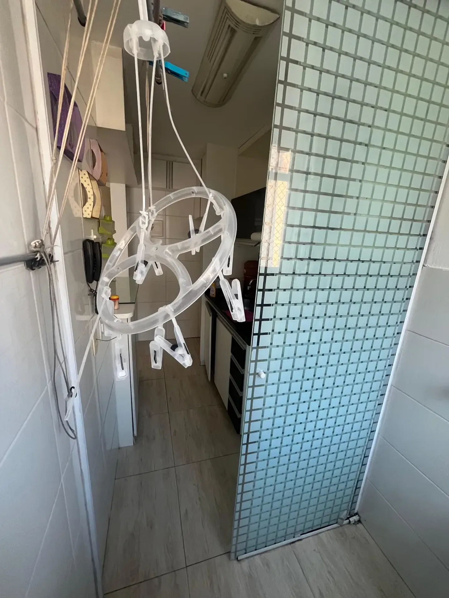 2-bedroom apartment in a building with a gym — photo 9
