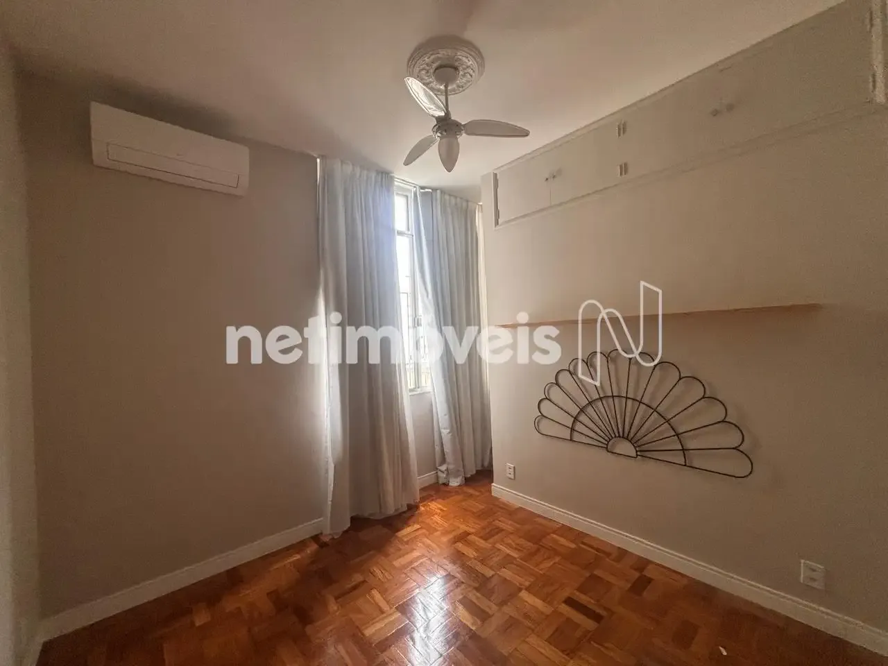 Wood or laminate floors in a 2-bedroom apartment, 78 m² — photo 7
