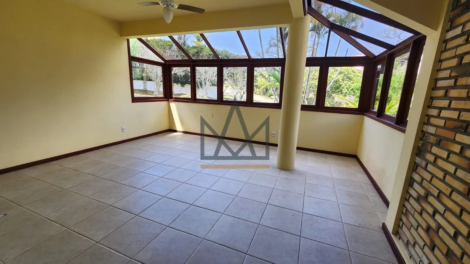 4-bedroom house with a balcony grill and garden — photo 20