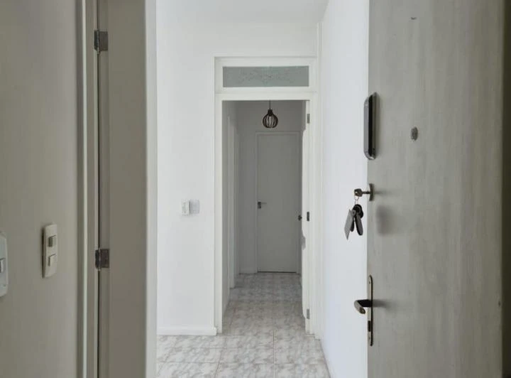 2-bedroom apartment with separate kitchen and gas stove — photo 6