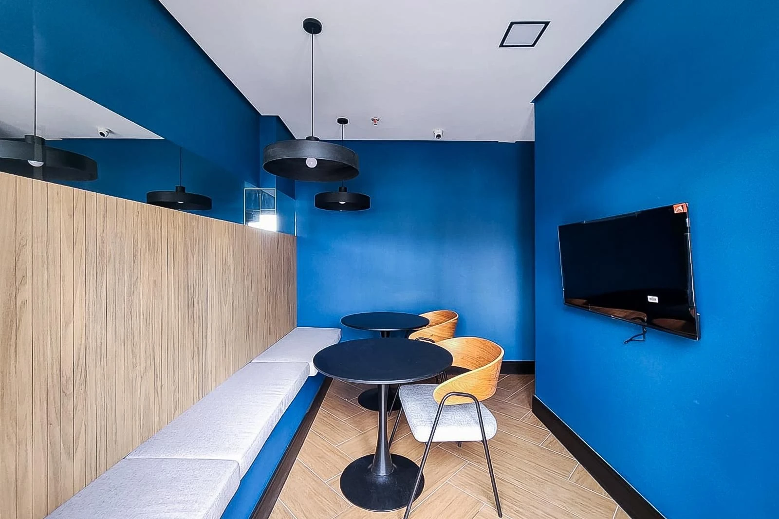 3-bedroom apartment with a water view in Rio de Janeiro — photo 9
