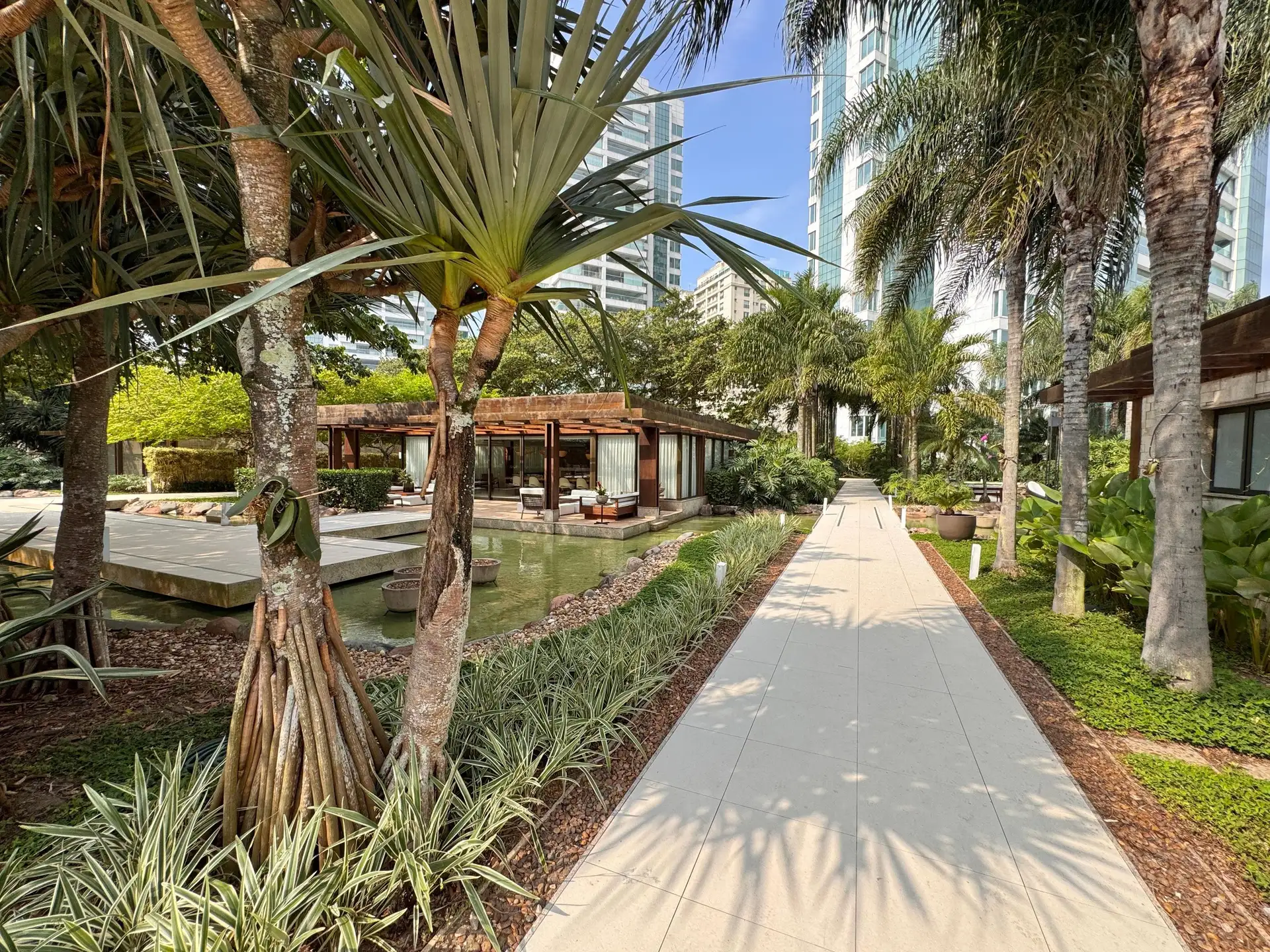 Apartamento mobiliado com 3 suítes e 4 vagas — photo 102