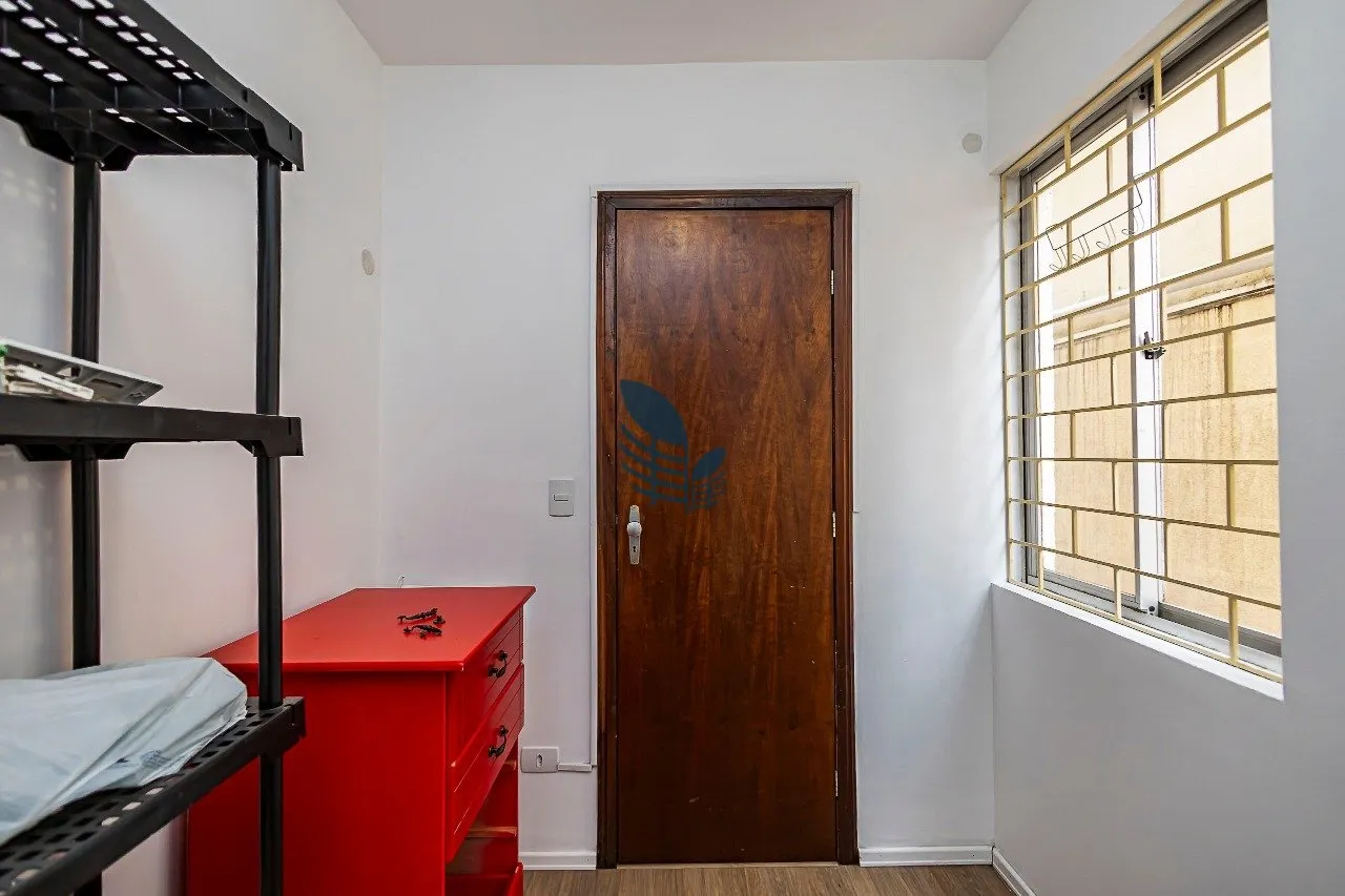 2-bedroom apartment with a bathtub in Curitiba — photo 24