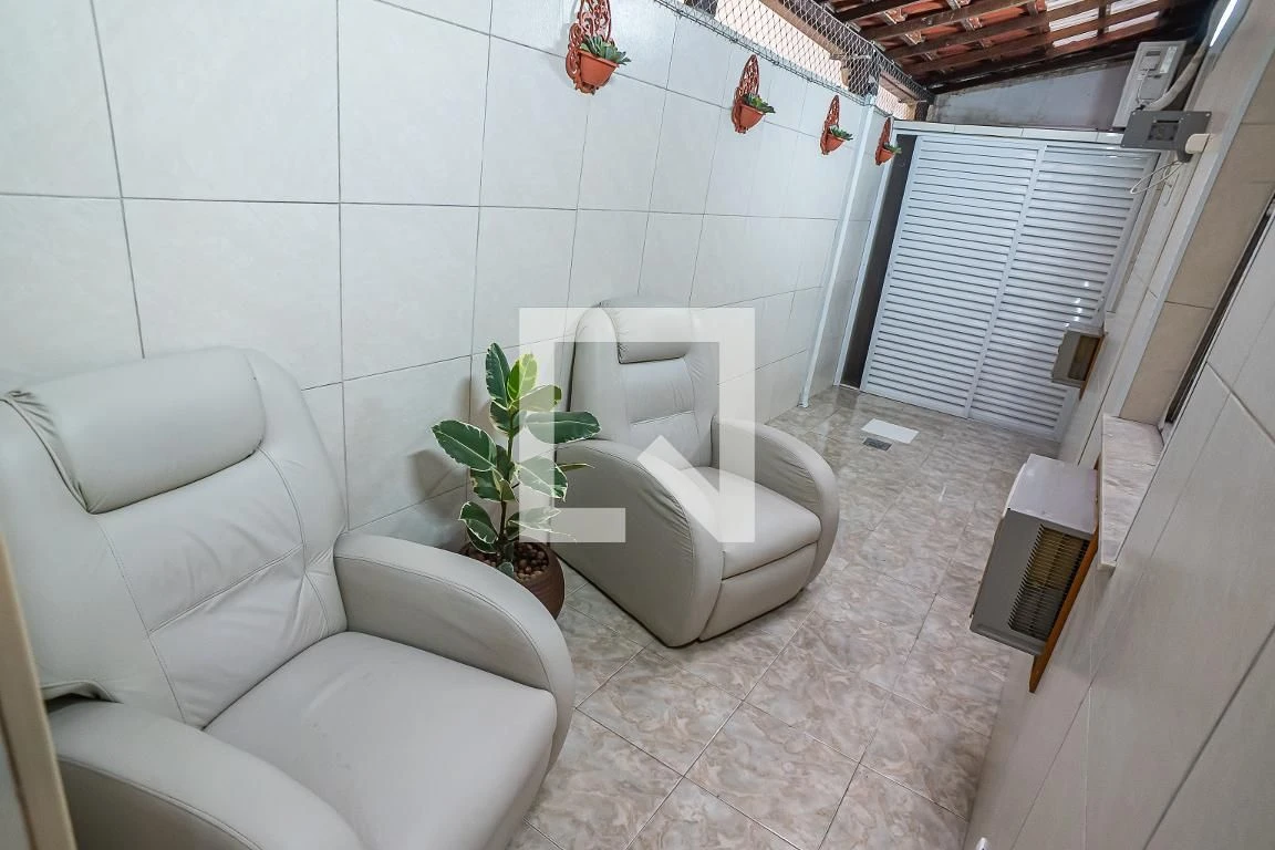 Furnished apartment with private garden and 2 bedrooms — photo 49